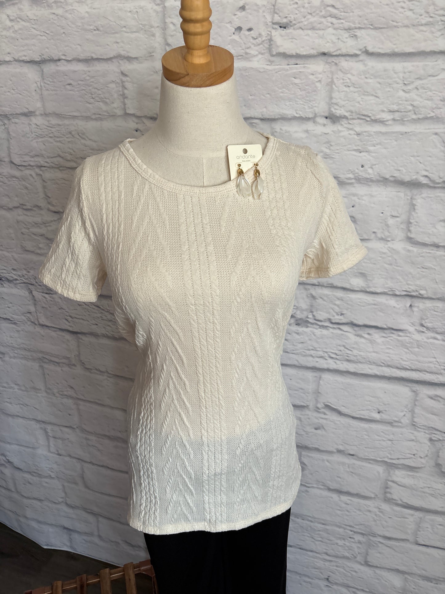 CABLE KNIT TOP WITH BACK DOUBLE TWIST DETAIL