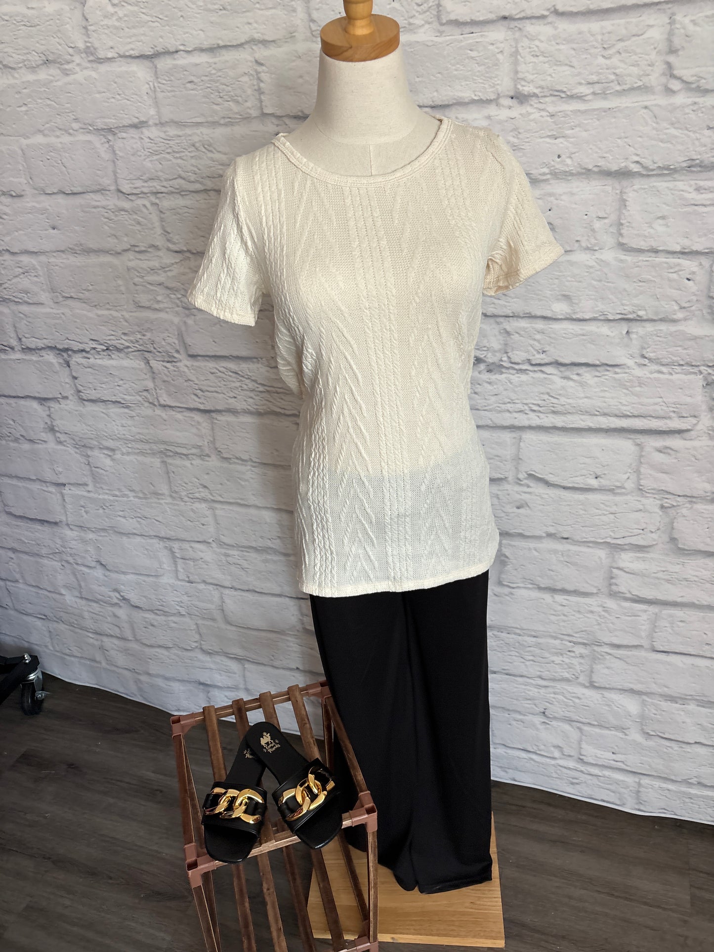 CABLE KNIT TOP WITH BACK DOUBLE TWIST DETAIL