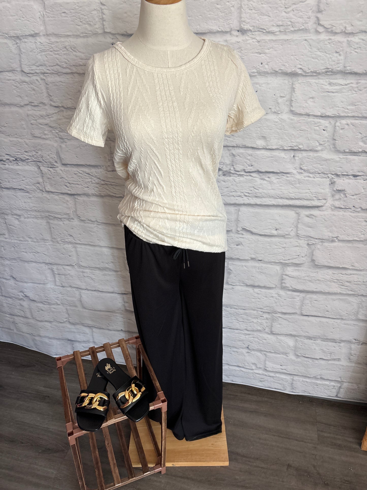CABLE KNIT TOP WITH BACK DOUBLE TWIST DETAIL