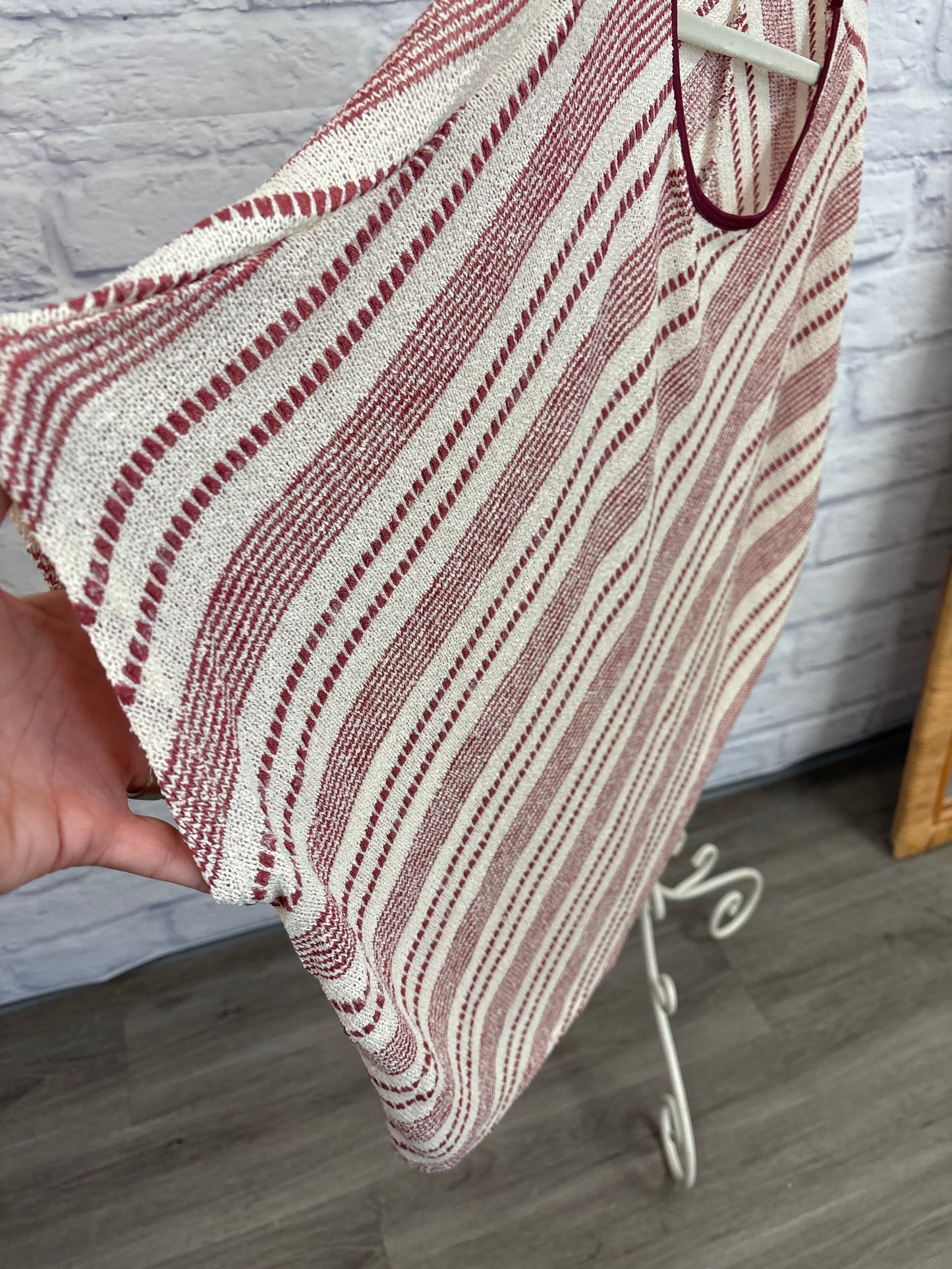Vertical stripe knit shirt
