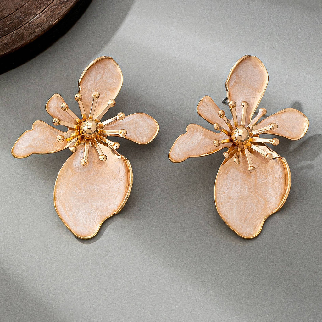 BOLD STATEMENT EPOXY FLOWER GOLD STUD