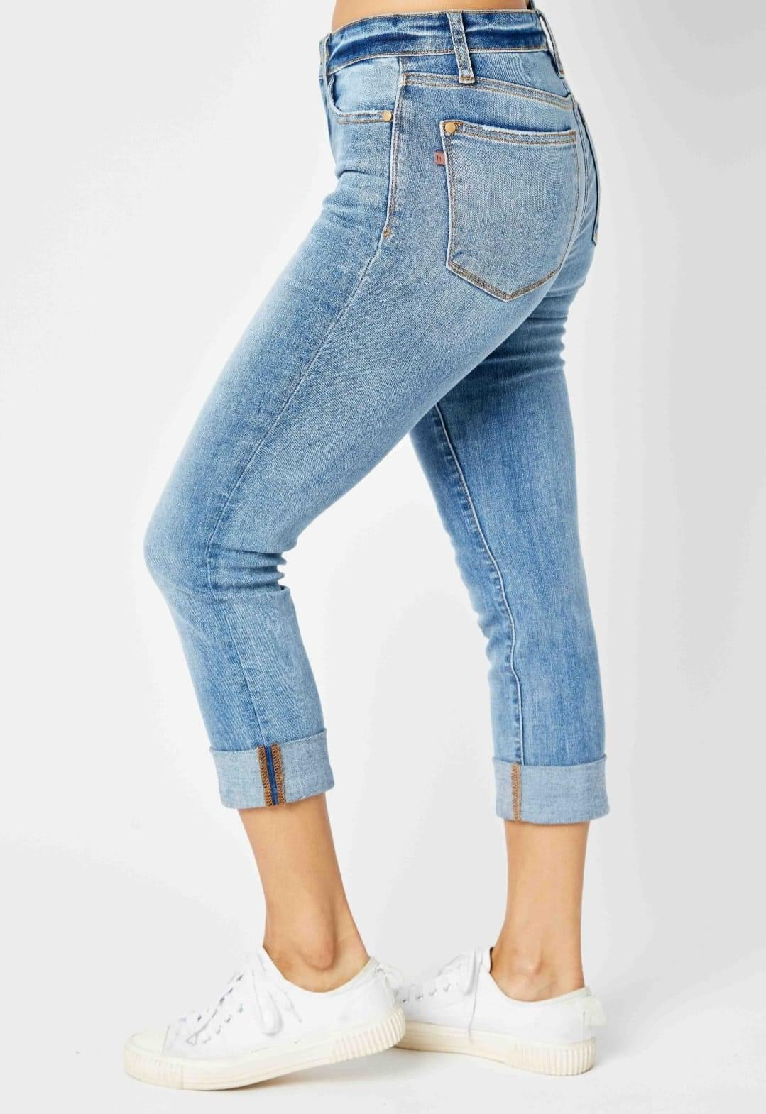 Judy Blue -cuffed capri jeans