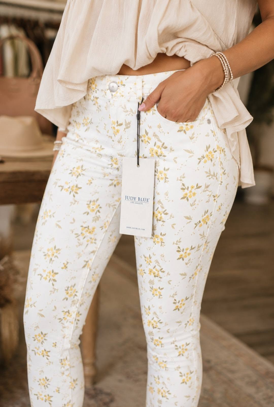 MID-RISE SKINNY FLORAL PRINT