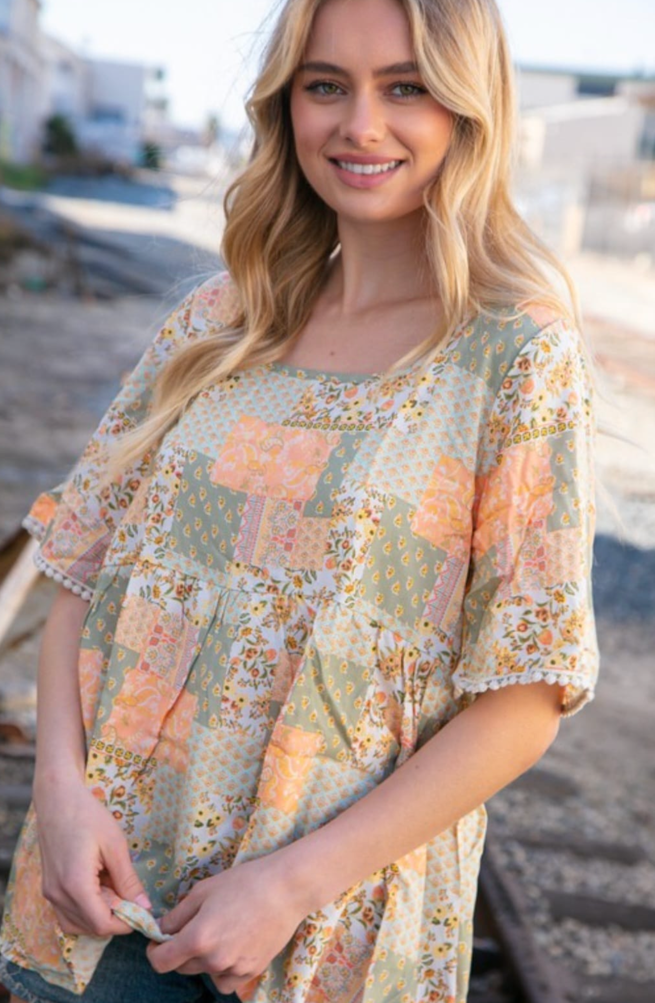 BOHEMIAN FLORAL FLUTTER SHORT SLEEVE WOVEN TOP