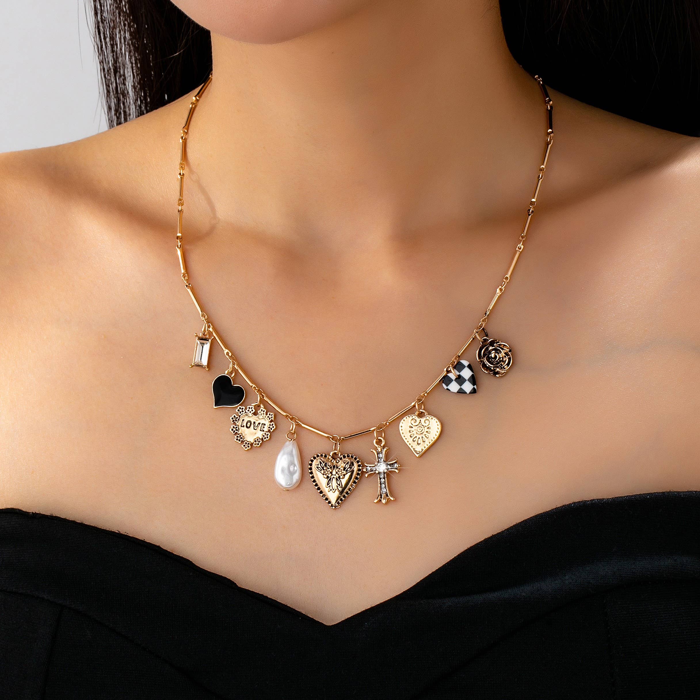 CHARM NECKLACE-HEART CHECKER CROSS CHARM | 80N92681