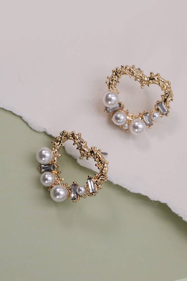 BAGUETTE PEARL HEART POST EARRINGS