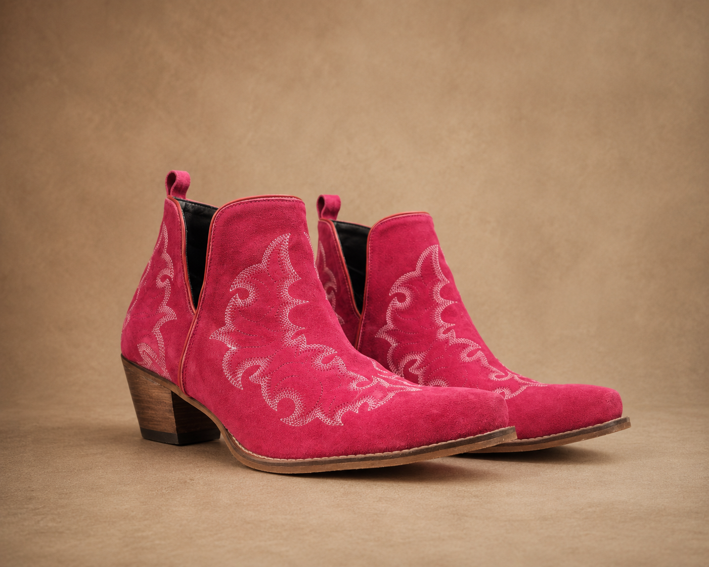 Kassie Trailhead Booties In Pink