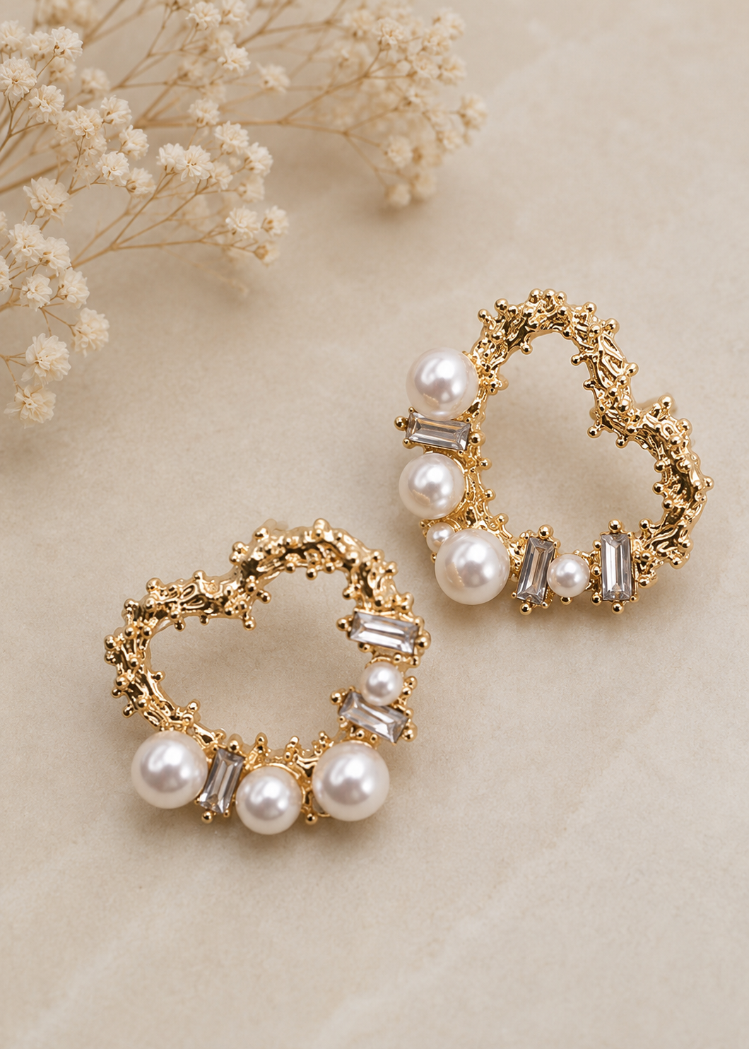 BAGUETTE PEARL HEART POST EARRINGS